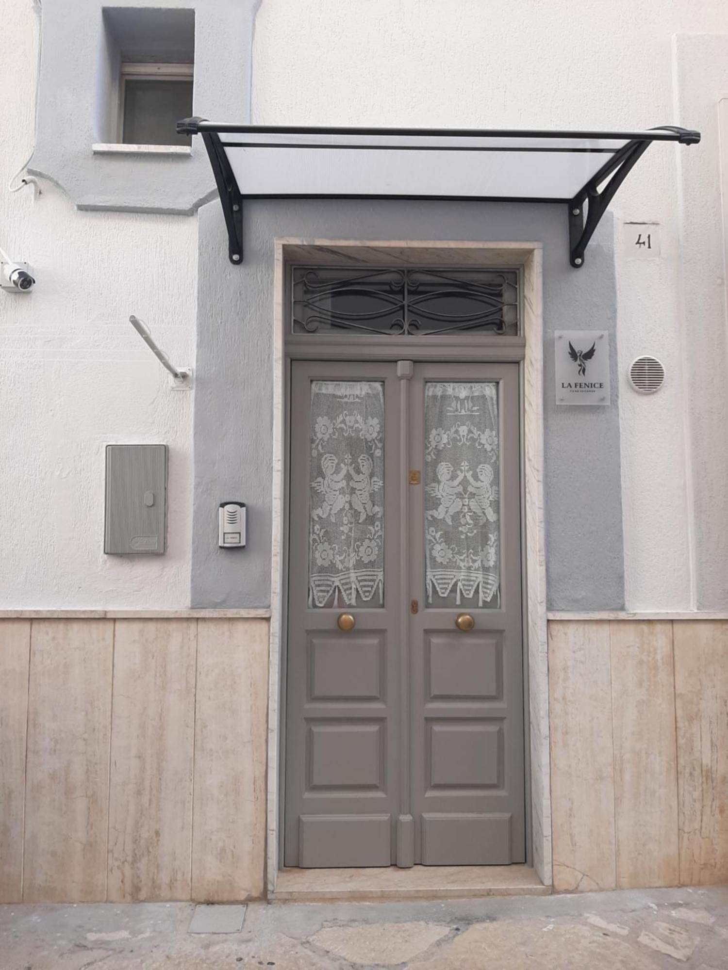 La Fenice Фазано Екстериор снимка